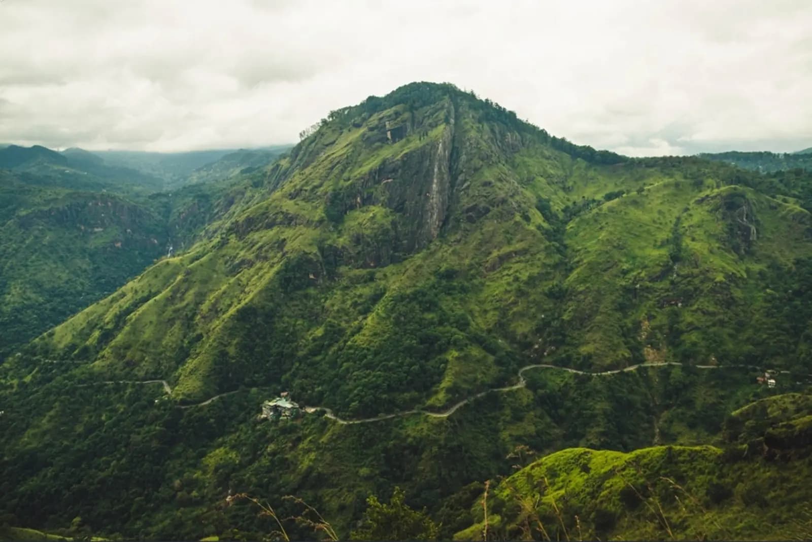 Private Transfer & Taxi to Ella Highlands Sri Lanka
